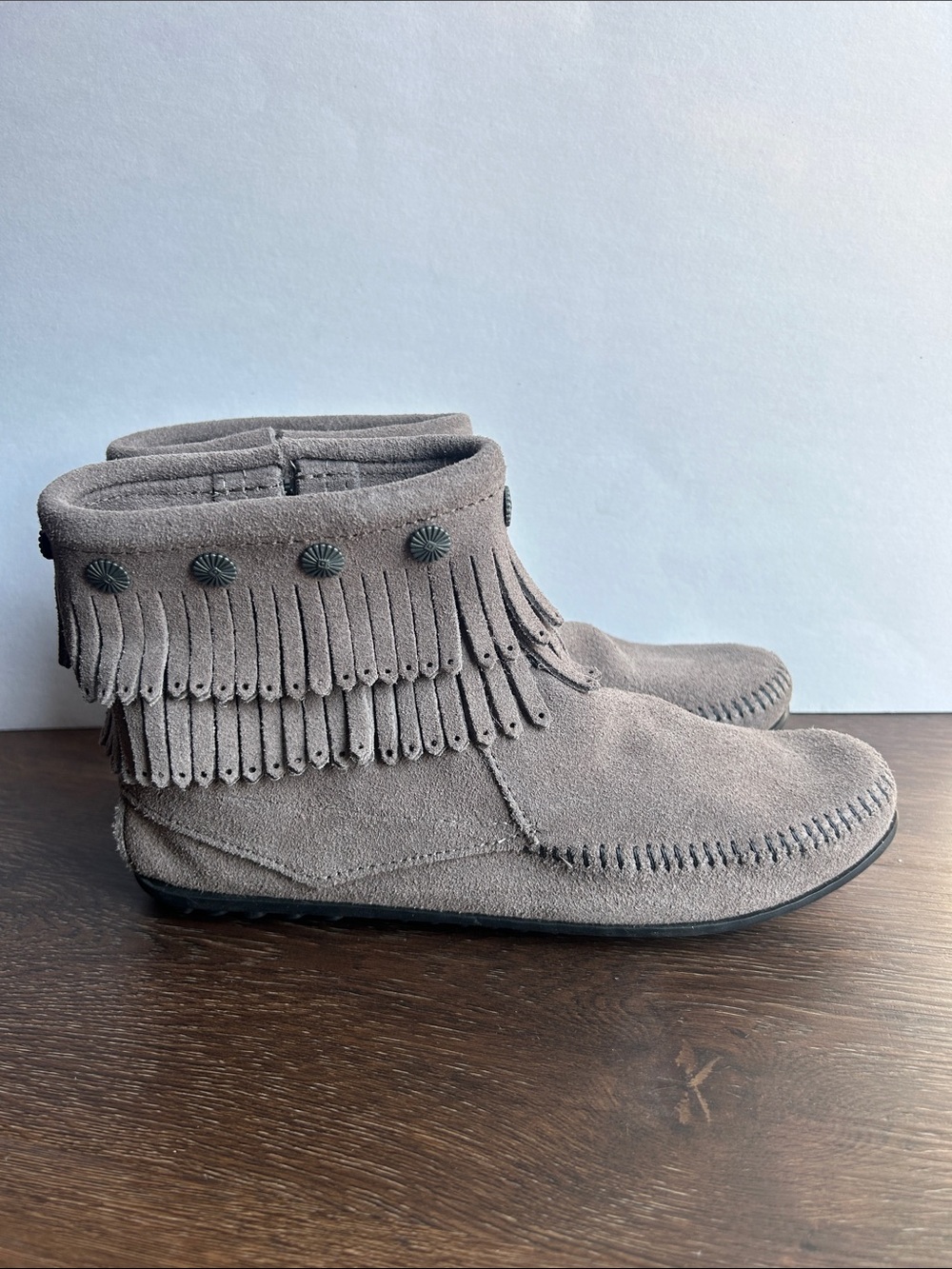 Minnetonka Double Fringe Suede Zip Bootie Size 10 Gray | Minnetonka Gray Boots